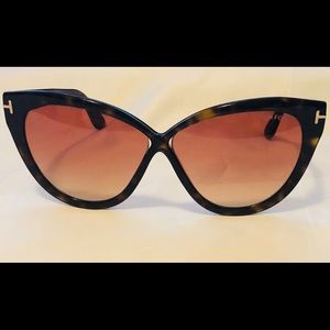 Tom Ford Arabella Sunglasses.. brand new